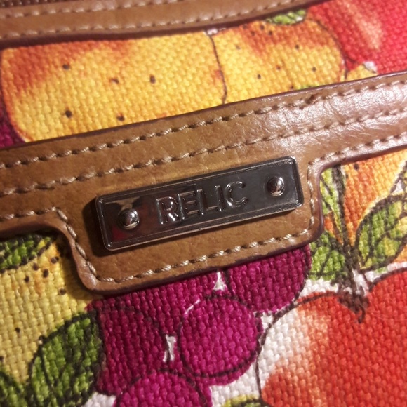 Vintage Relic Canvas and Leather Crossbody - Picture 6 of 6